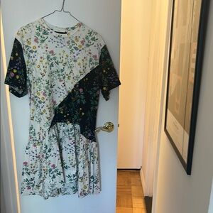 Cynthia Rowley Floral Print dress with pockets